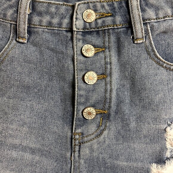 Distressed Denim High-Waisted Shorts With Button Fly & Frayed Hem - Picture 10 of 12